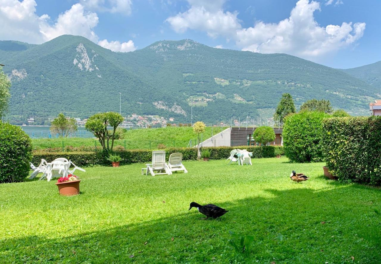 Casa Al Lago Клусане Екстер'єр фото